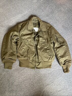 Military Bomber Jacket, Olive Green. Cold weather. Size Small-Short